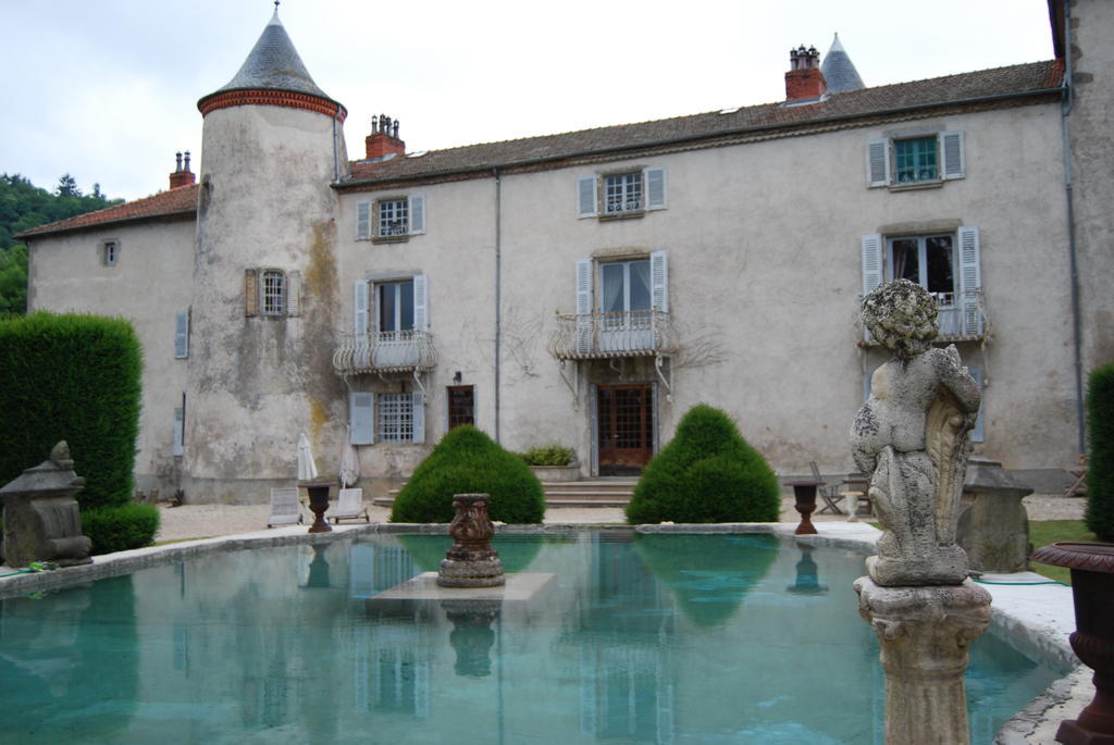 Chateau De Chantelauze Olliergues Luaran gambar